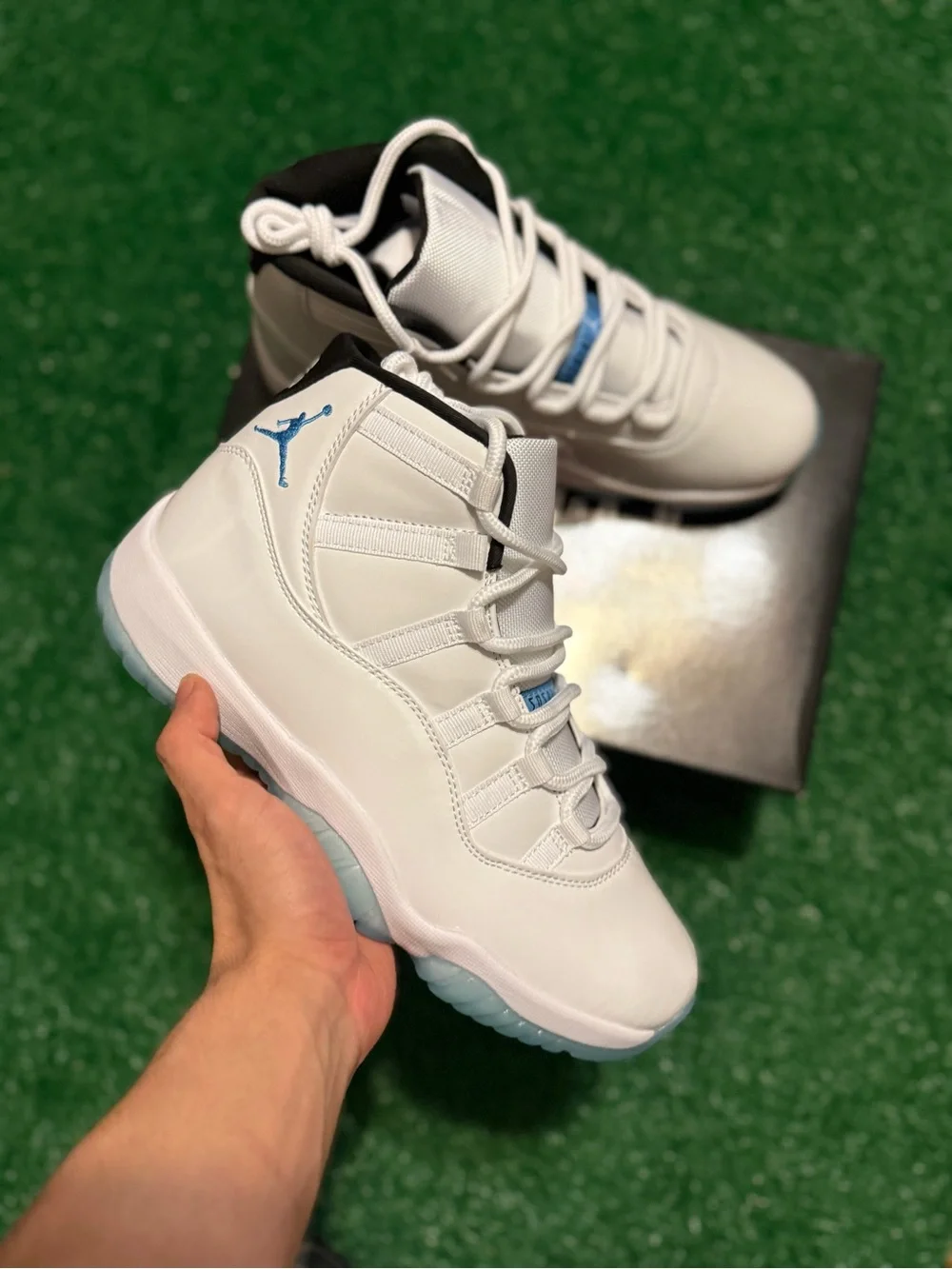 Air Jordan 11 Retro ‘Columbia / Legend Blue’